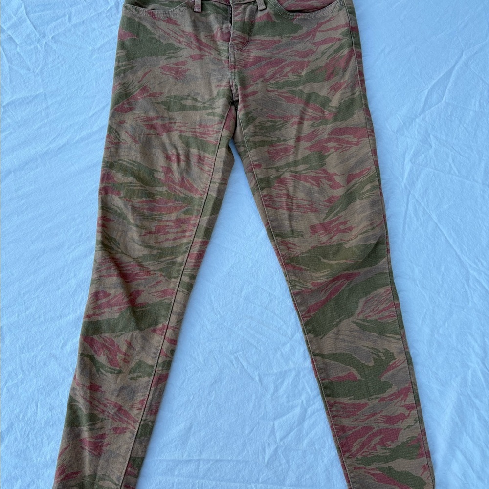 Levi Strauss Camo Skinny Jeans - size 3